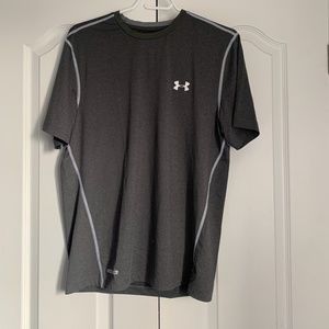 Grey Under Armour Men's T-shirt